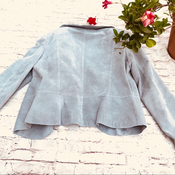 😮 Suede White House Black Market Jacket ruffles - Picture 6 of 8